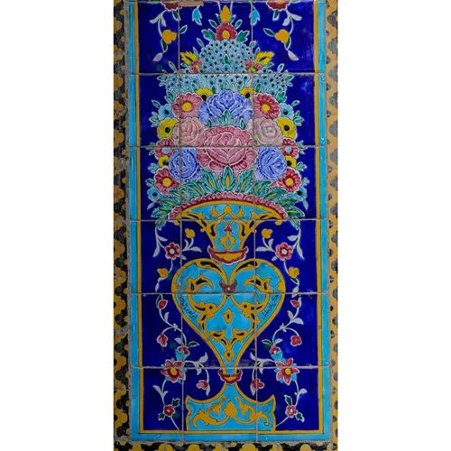 تصویر با کیفیت نمایی از کاشیکاری زیبای حرم امیرالمومنین علیه السلام با نقش گل و گلدان-کد 30112
