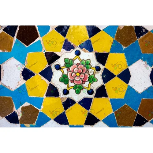 تصویر با کیفیت نمای بسته از کاشی لعابدار زیبا با نقش گل و ستاره هشت پر-کد 30162